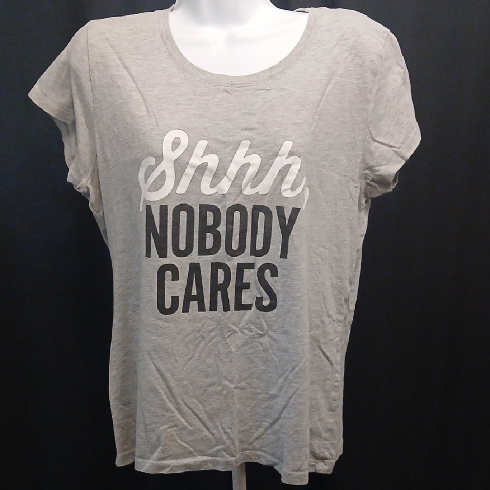 Wound Up Heather Gray Tee